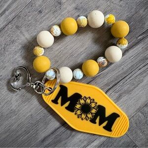 MOM Sunflower Beaded Keychain Bracelet - Made by Me